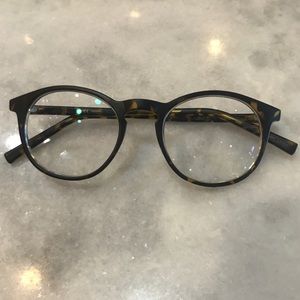 🤓Round tortoise frames.